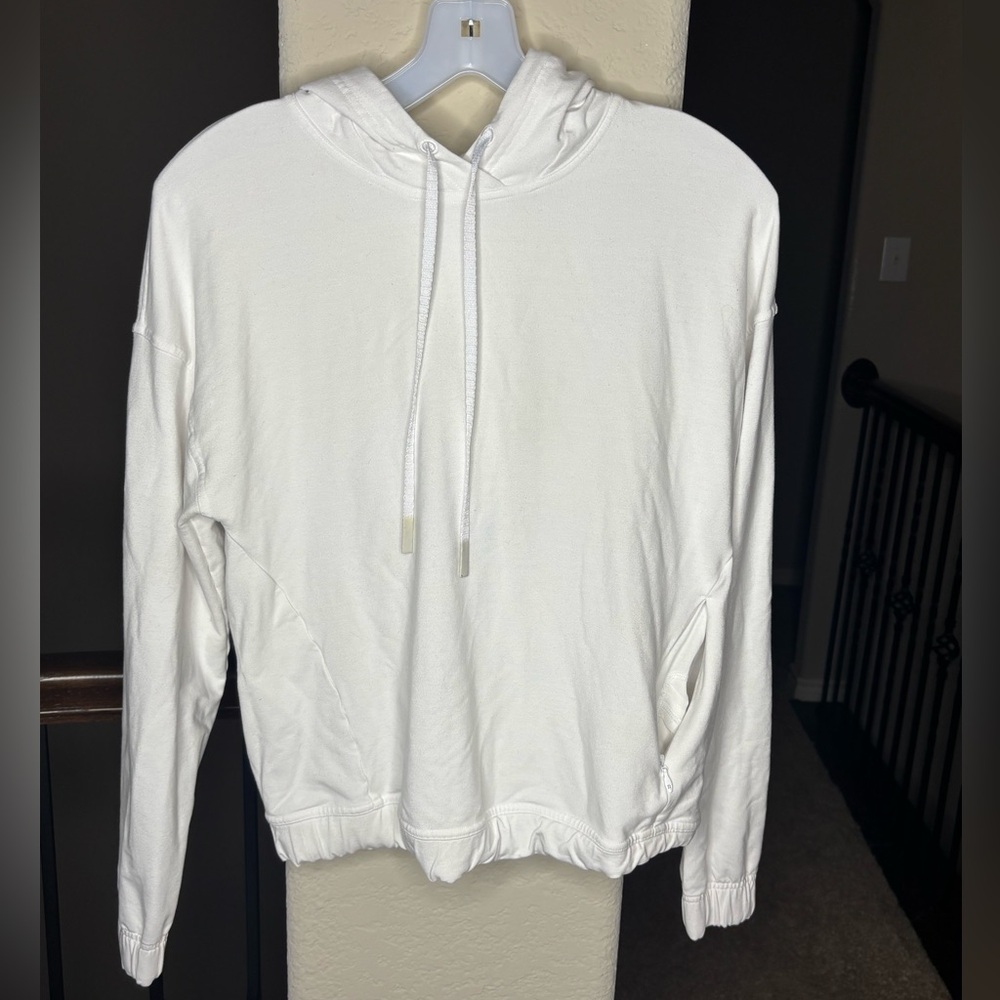 Lululemon Twisted and Tucked Pullover Size 6 Neutral Athleisure Sporty
